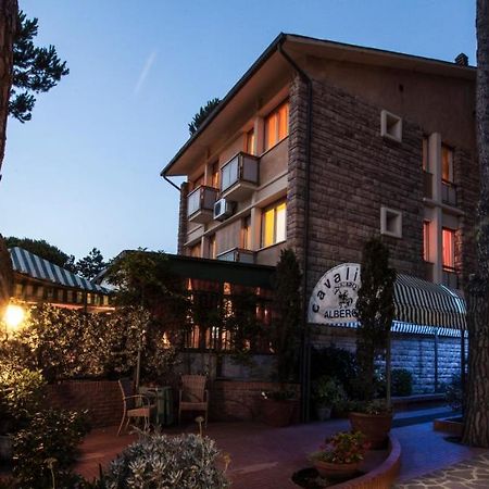 Hotel Il Cavaliere Nero Tirrenia Exterior photo
